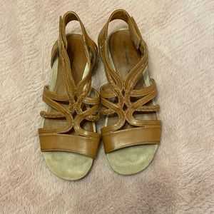 DENVER HAYES EASY STRAP SZ10 Sandals